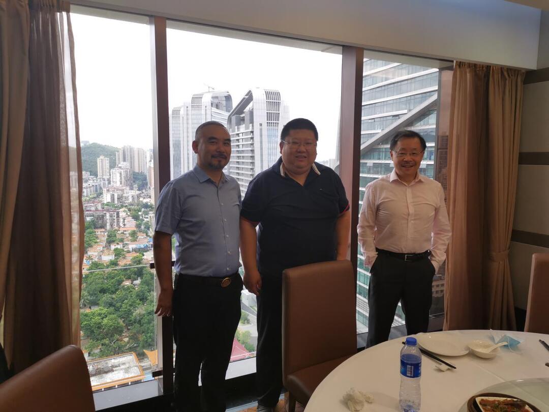 中科启迪总经理武东（左） 区领军人才北大教授赵建业（中） 澳门科技大学张可可教授（右）.jpg