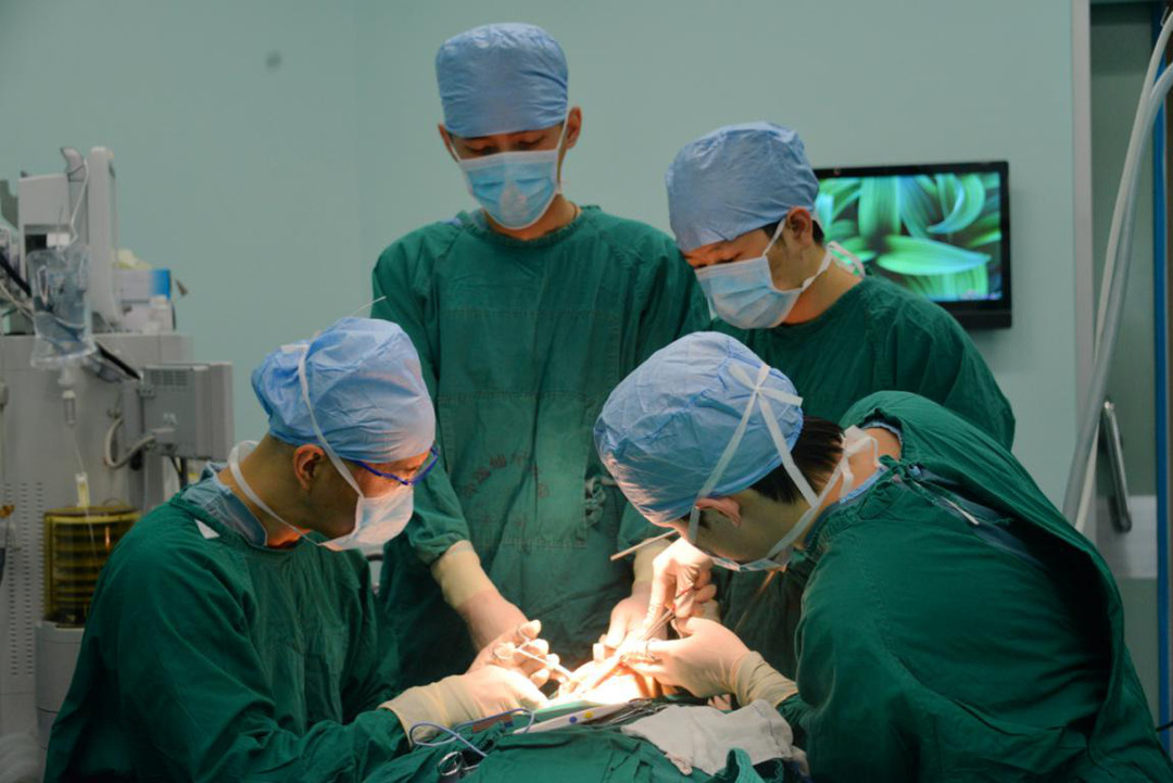 小伙下巴长瘤鼓成"球",医生数字化设计重建颌骨