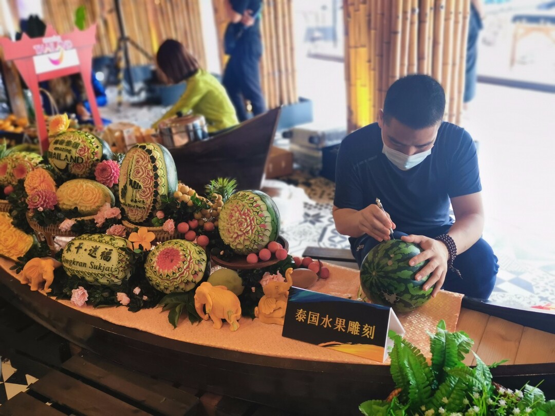 泰国水果雕刻.jpg