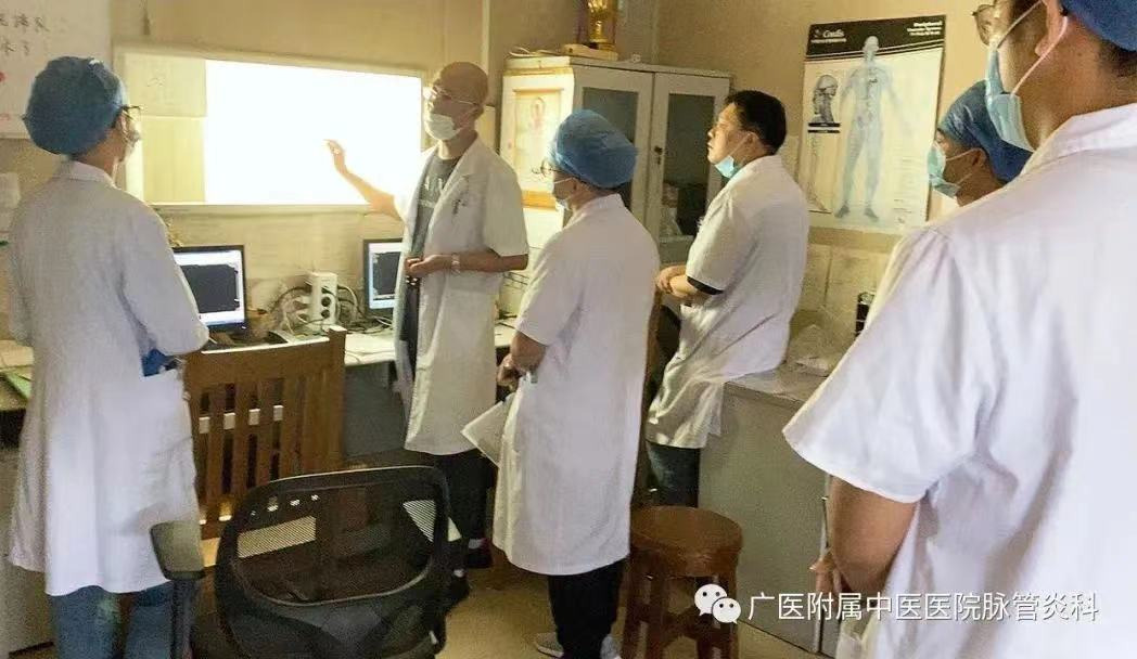 中西医生联手打赢103岁超高龄老人“保腿之战”