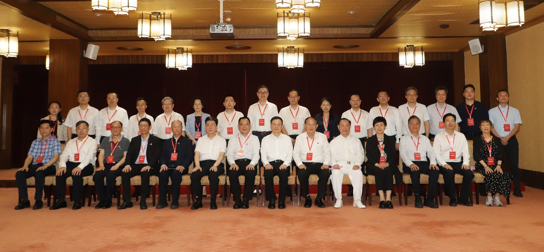 2024院士专家入百企进百校（梅州行）活动合影。.jpg