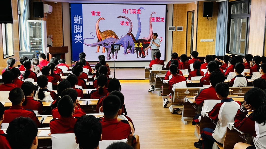2024.5.15广州市南沙万顷沙中学李建军教授广州院士专家校园行4.jpg