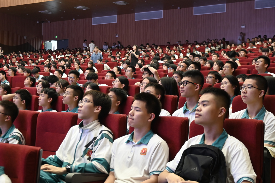 171817996377045354.jpg 2024年5月15日+广州市第二中学南沙天元学校+陈贺能教授+广州院士专家校园行+学生听讲座1.JPG