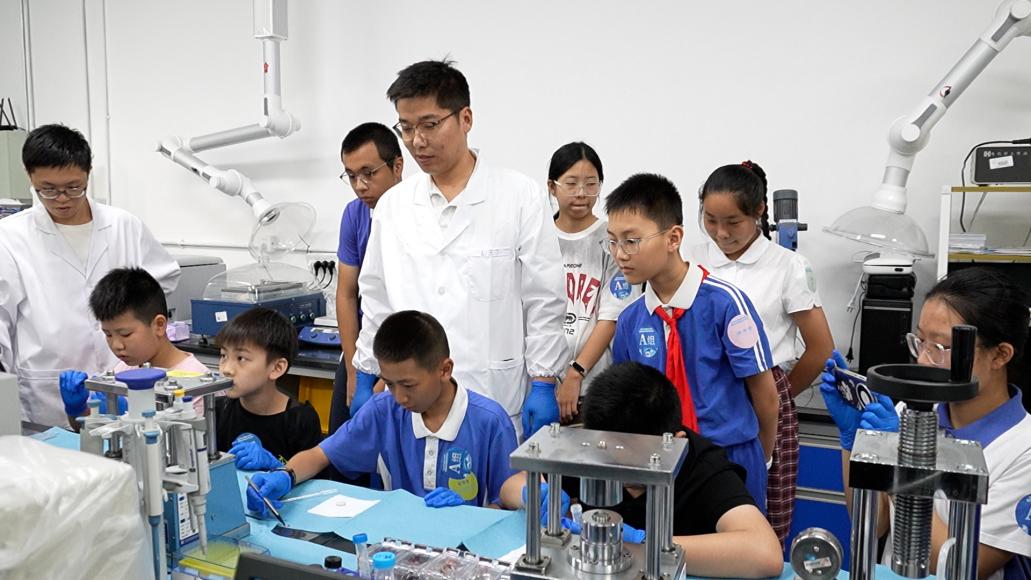 科技参访交流活动.jpg