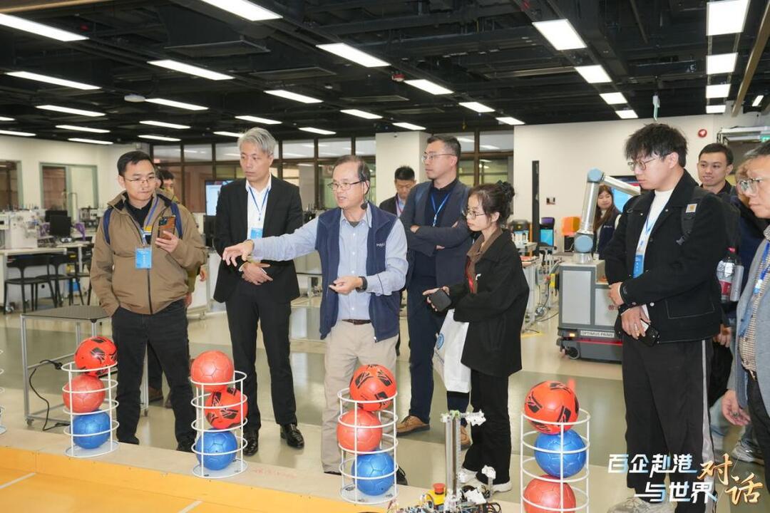 参观香港理工大学人工智能机器人实验室1.jpg