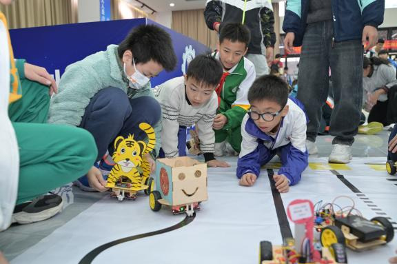 粤科网-广州市"星火乡村计划"开源机器人项目第二轮阶段性展示交流活动举办