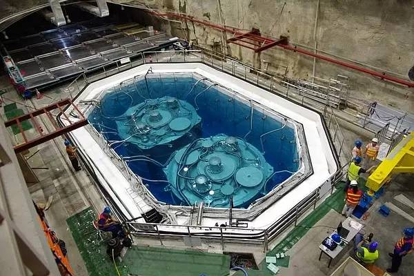 大亚湾近点实验厅 EH1两个直径5米、高5米、重110吨的中微子探测器-图源：中国广核集团.jpg