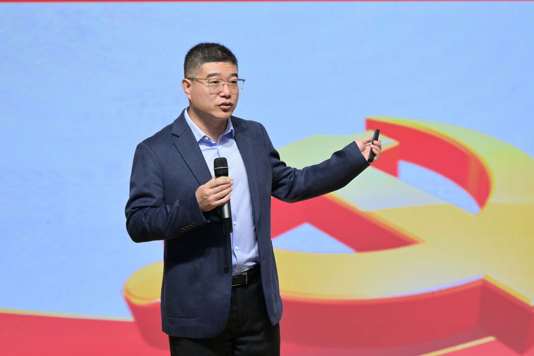 韩大猛教授作师德报告.jpg